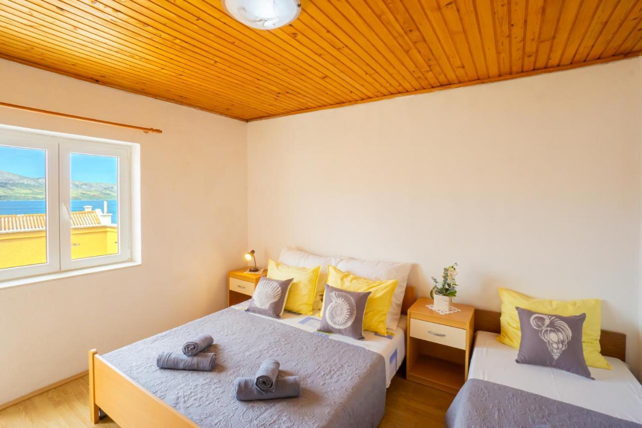 Urica Apartment Metajna Luaran gambar